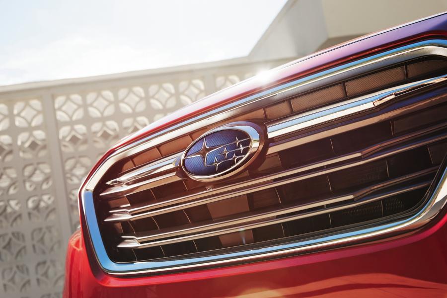 Детали экстерьера Subaru Legacy 3.6R 2017 года  (NA) (фото 9 из 13)